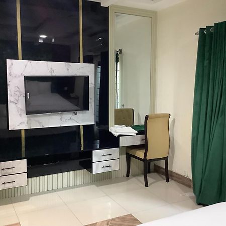 איסלמאבד Rose Valet Guest House מראה חיצוני תמונה