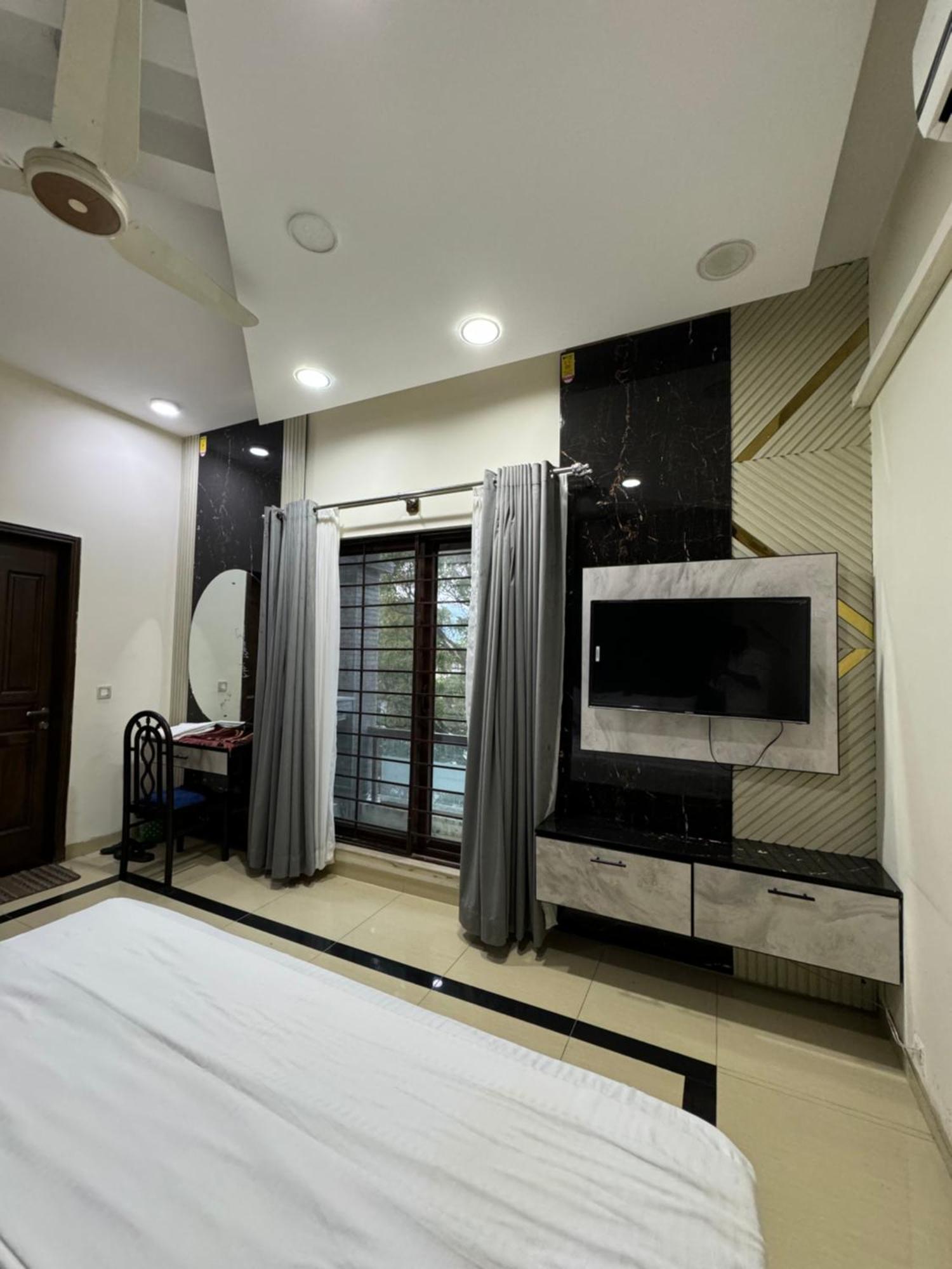 איסלמאבד Rose Valet Guest House מראה חיצוני תמונה