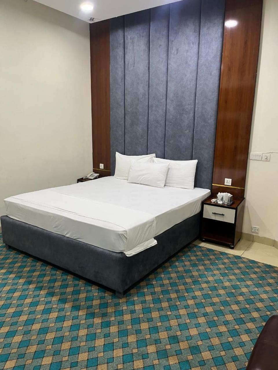 איסלמאבד Rose Valet Guest House מראה חיצוני תמונה