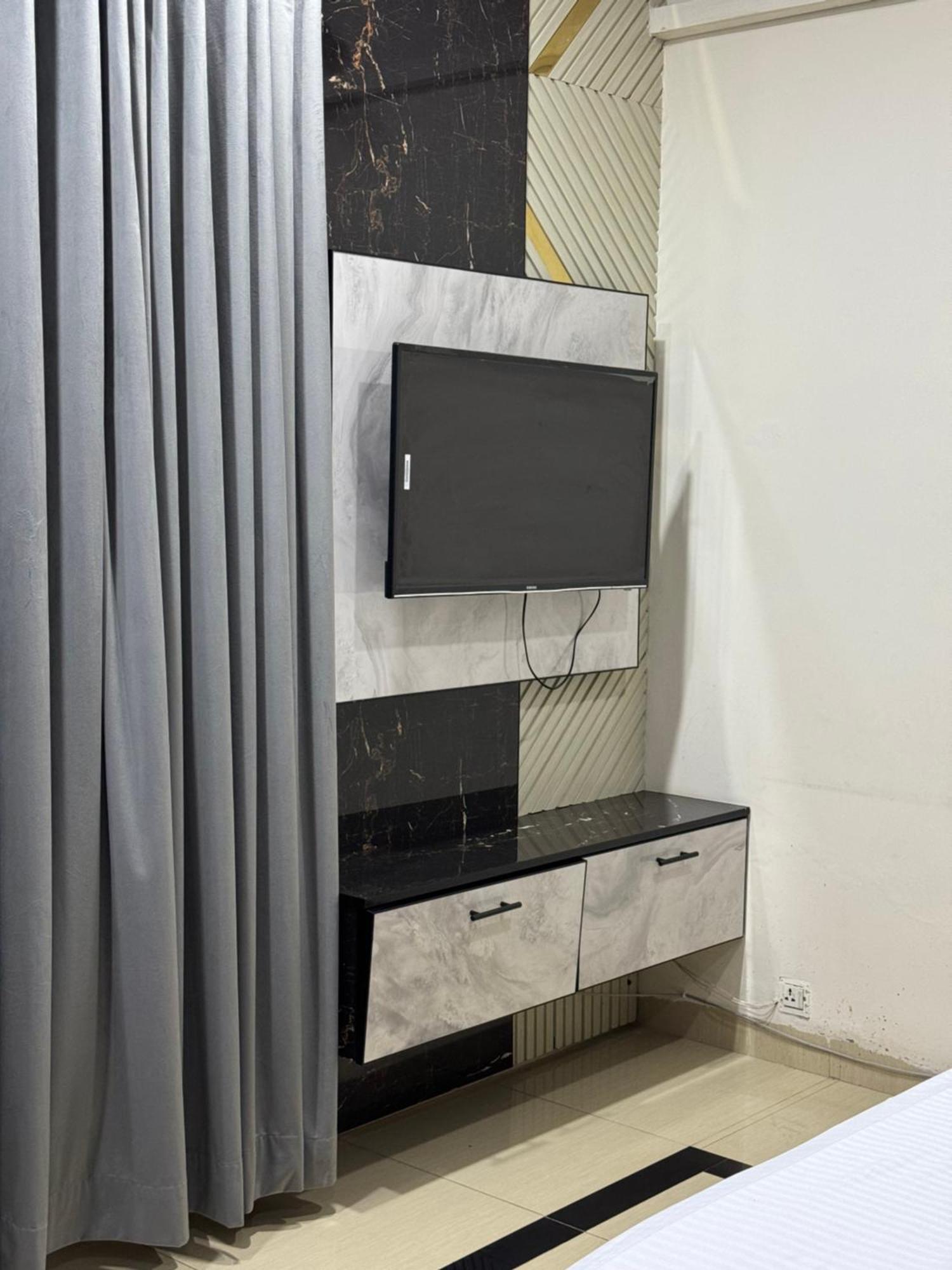 איסלמאבד Rose Valet Guest House מראה חיצוני תמונה